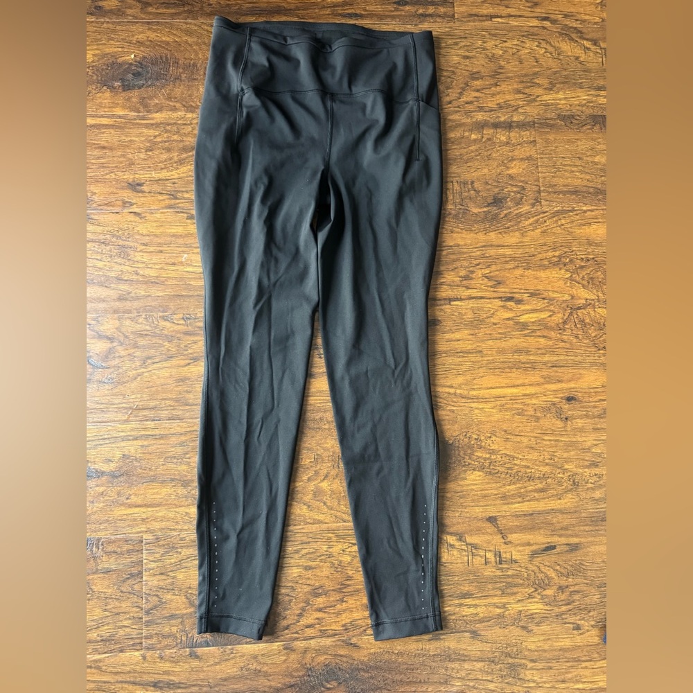 Lululemon Black Women Leggings with side pockets -  LIKE NEW